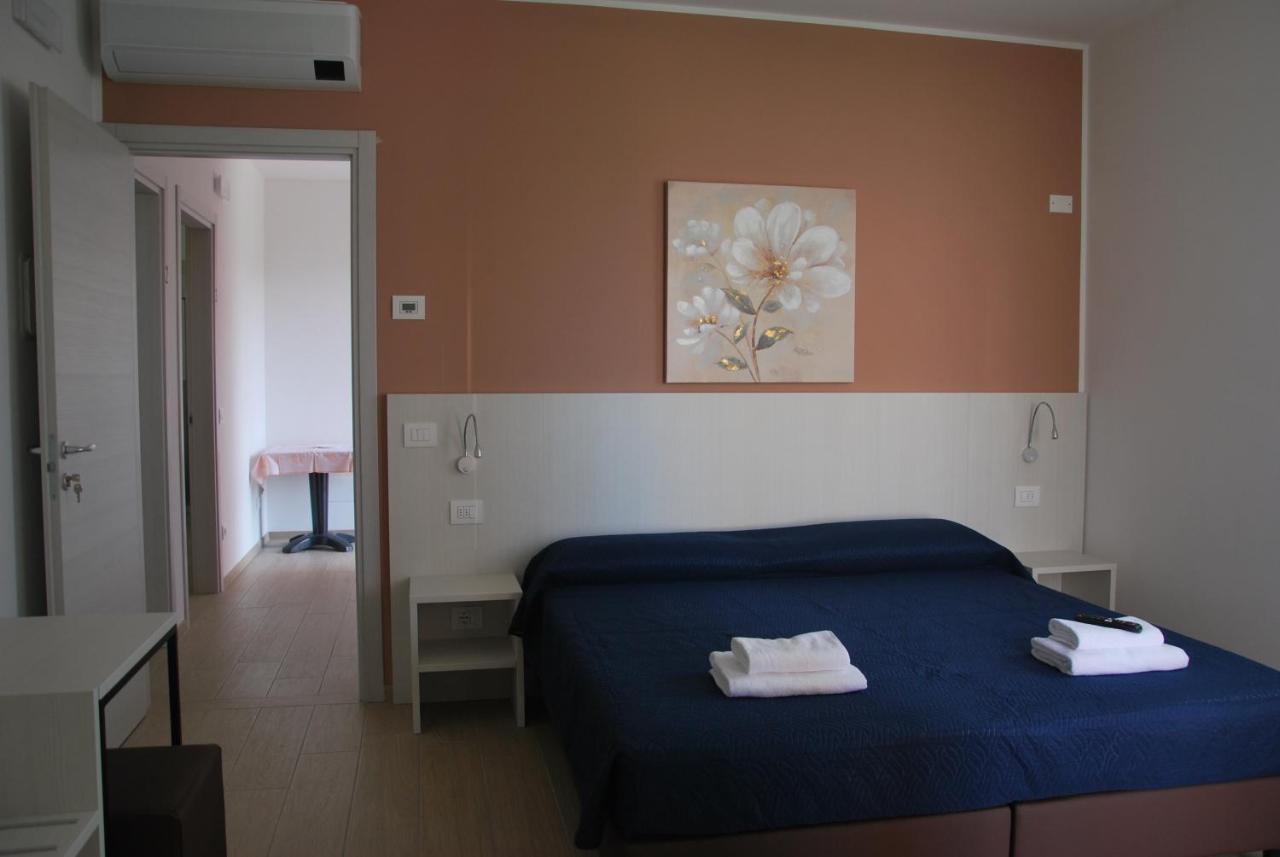 B&B Da Rosy Lazise Bagian luar foto